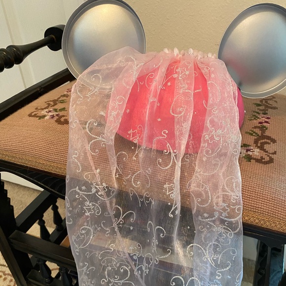 Walt Disney Minnie Mouse Ears Pink Princess Crown Veil Hat - NEW - Picture 2 of 5